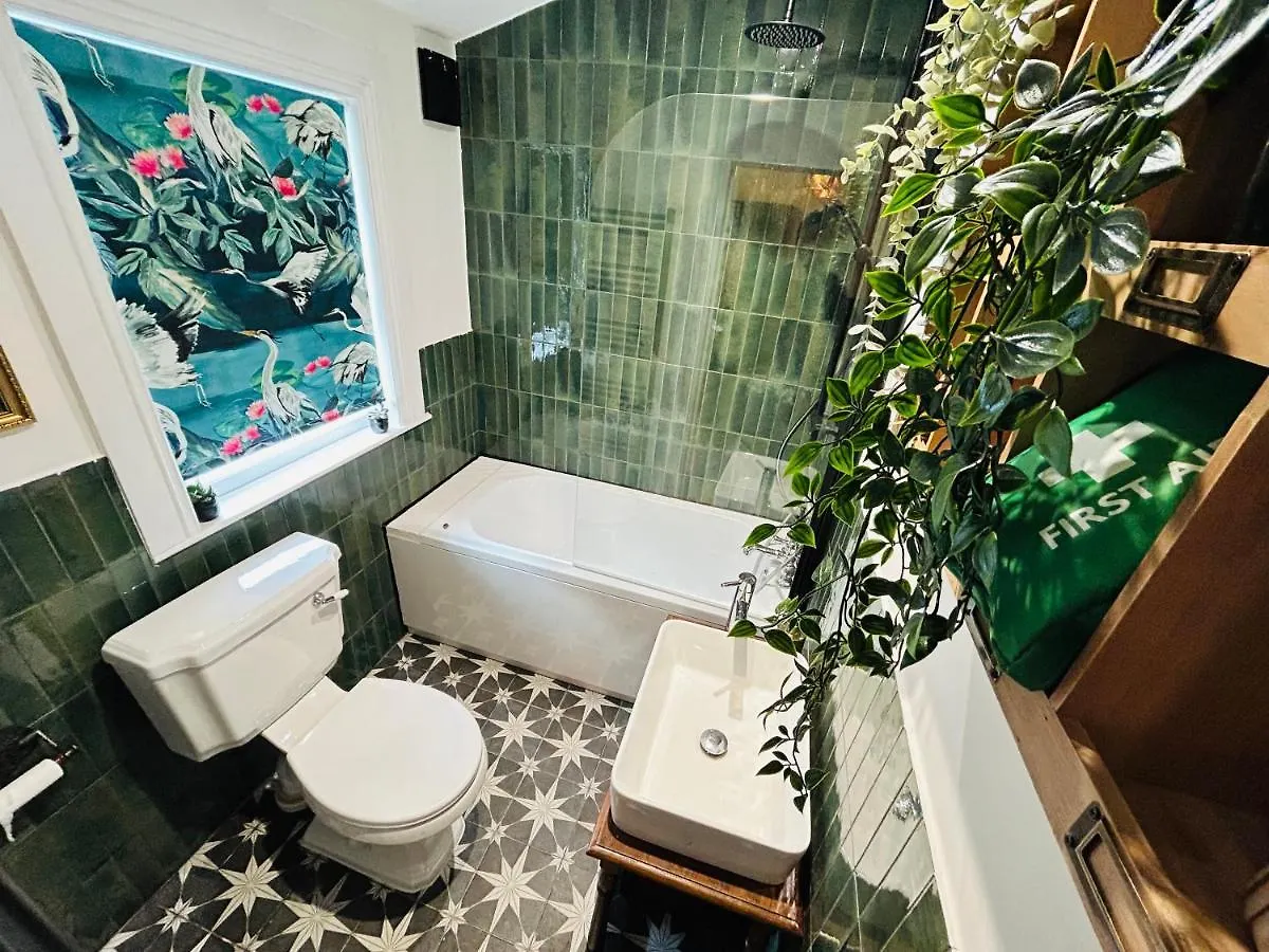Park Mount Residences - Boutique 1 Bedroom Apartment In Leeds With Free Parking