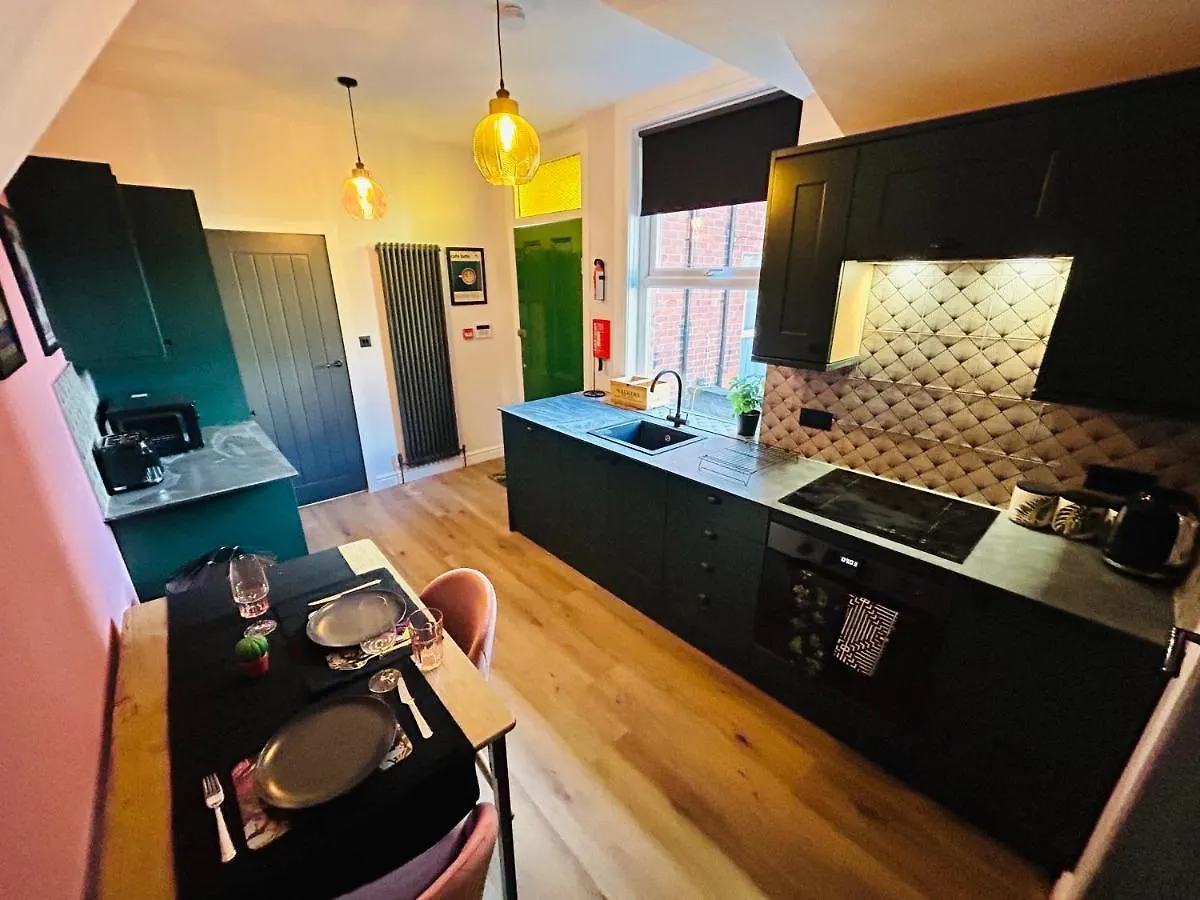 Park Mount Residences - Boutique 1 Bedroom Apartment In Leeds With Free Parking